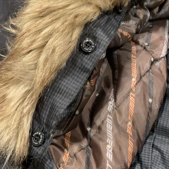 Element brand Men's winter parka carbon fiber look - Picture 9 of 10